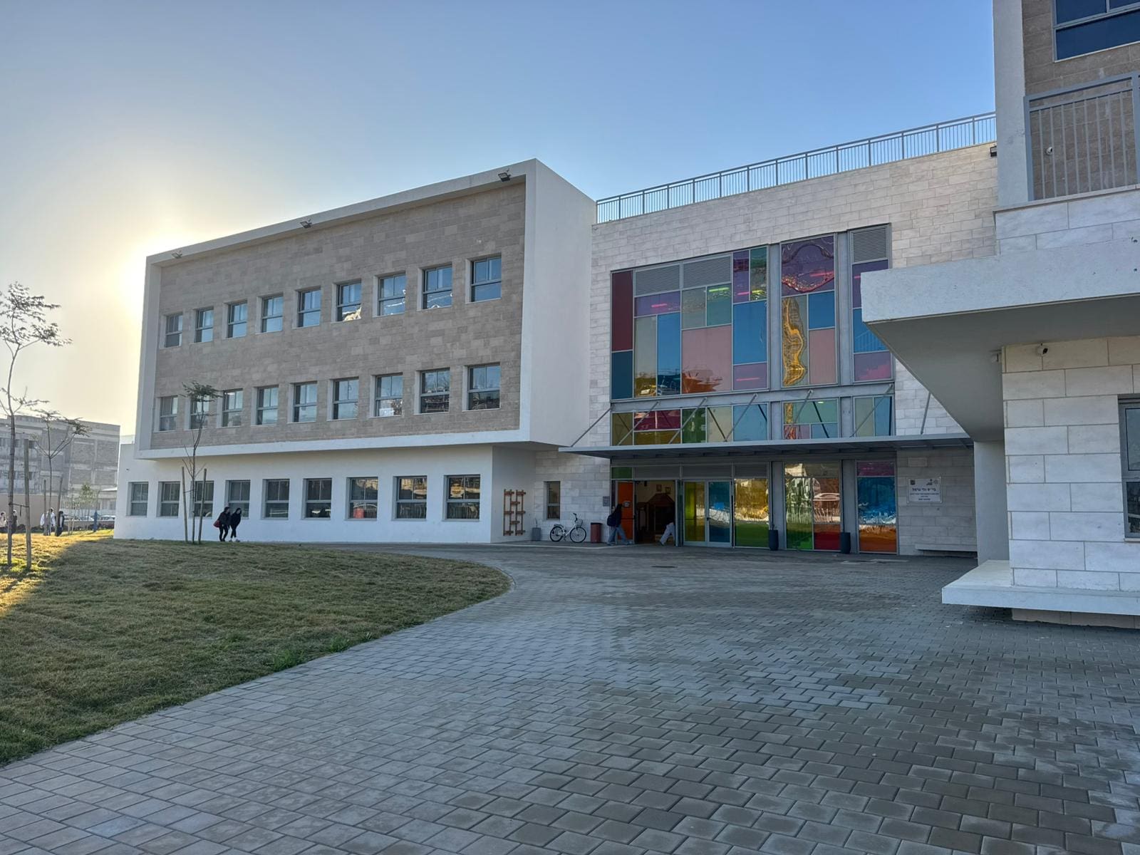 טירת כרמל: בתי הספר העל־יסודיים עוברים לחמישה ימי לימוד בשבוע 24/9/26 (צילום: דוברות עיריית טירת כרמל)