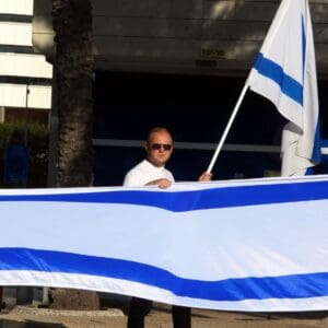 חבר מועצה מישראל ביתנו דורש לבטל הקרנת סרט של יוצרי "נז״א" בחיפה חבר מועצה מישראל ביתנו דורש לבטל הקרנת סרט של יוצרי ״נז״א״ בחיפה 24/9/26 (צילום: חיפה ביתנו)