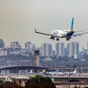 צילום מתוך המטוס שנחטף וצרחות הנוסעים: חשש לחטיפת מטוס פליי דובאי שהיה בדרכו לישראל – עדכון מטוב של חברת Fly Dubai - ארכיון (צילום: אנתוני הרשקו)