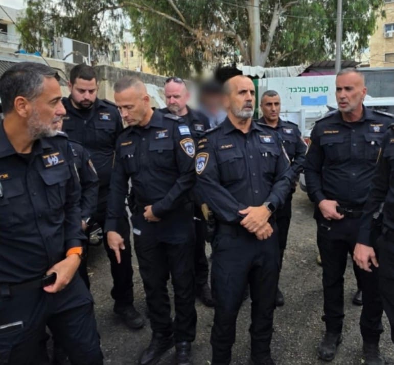 סיור מפכ״ל המשטרה, רנ״צ דני לוי,  במערכים המבצעיים בעיר חיפה (צילום: משטרת ישראל)