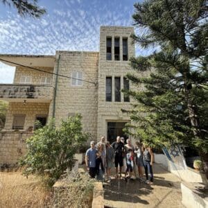 ילדי שער הגולן חוזרים לחיפה – אל הבתים והזיכרונות מימי מלחמת העצמאות סיור ילדי "שער הגולן" בחיפה (צילום: יהודית יחזקאל גלילי)