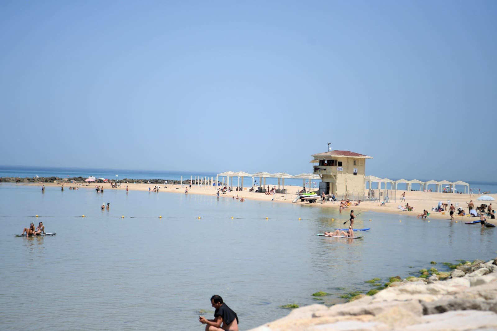 עונת הרחצה בחיפה מסתיימת – תחנות ההצלה ימשיכו לפעול עד נובמבר 5/10/26 (צילום: ראובן כהן, דוברות עיריית חיפה)