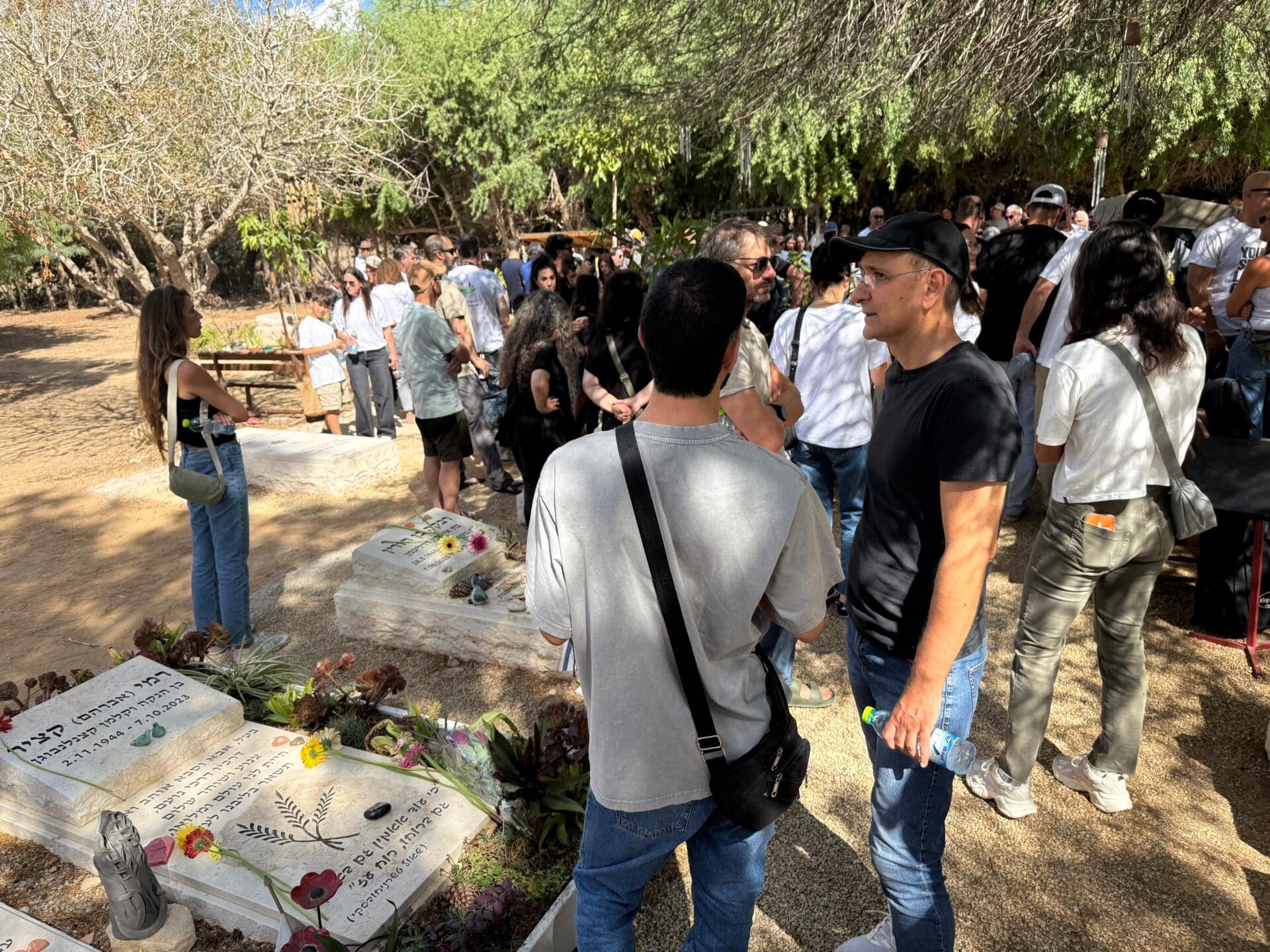 ניר עוז מתכנס לזכור, לכאוב ולהמשיך לחיות - במלאת 3 שנים לאירועי ה-7 באוקטובר 7/10/26 (צילום: מנשה שמש)