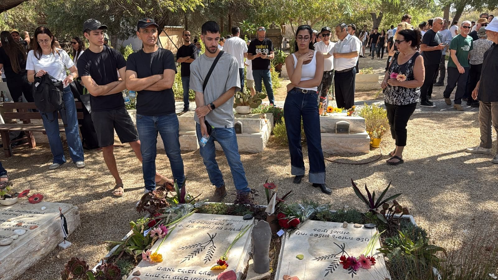 תושבי חיפה בטקס הזיכרון למשפחת קציר ז״ל 7/10/26