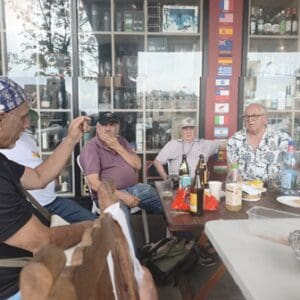 הפרלמנט של חיפה | שרה כהן פרלמנט בשוק הפשפשים בחיפה (צילום: שרה כהן)