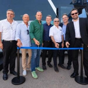 אוטובוס המימן הראשון בישראל (צילום: גדי סיארה)