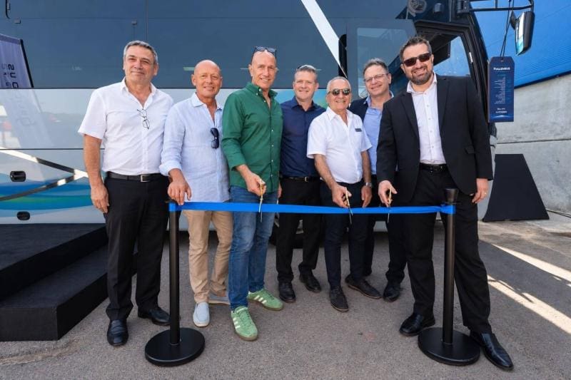 אוטובוס המימן הראשון בישראל (צילום: גדי סיארה)
