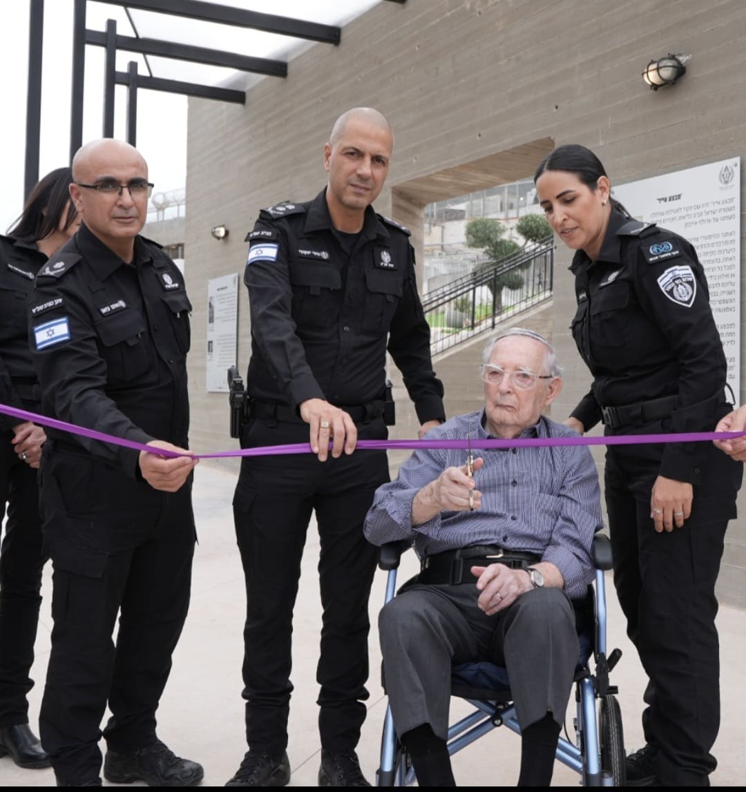 אנדרטה להנצחת אנשי מבצע "אייר" (צילום: שב"ס)
