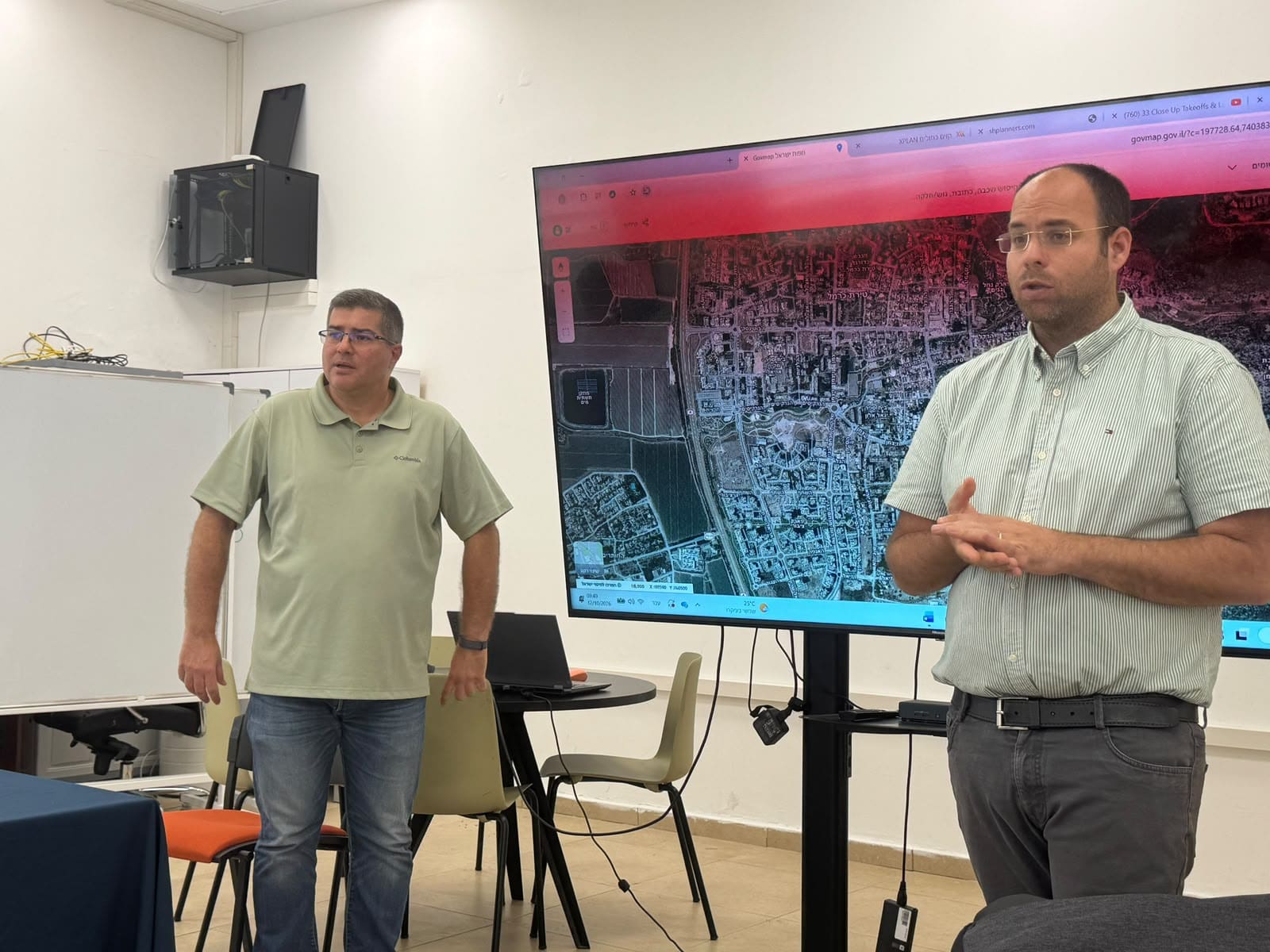 טירת כרמל נערכת להמשך תנופת ההתחדשות העירונית - יגאל אוסיפוב וידידיה קולה 14/10/26 (צילום: דוברות עיריית טירת כרמל)