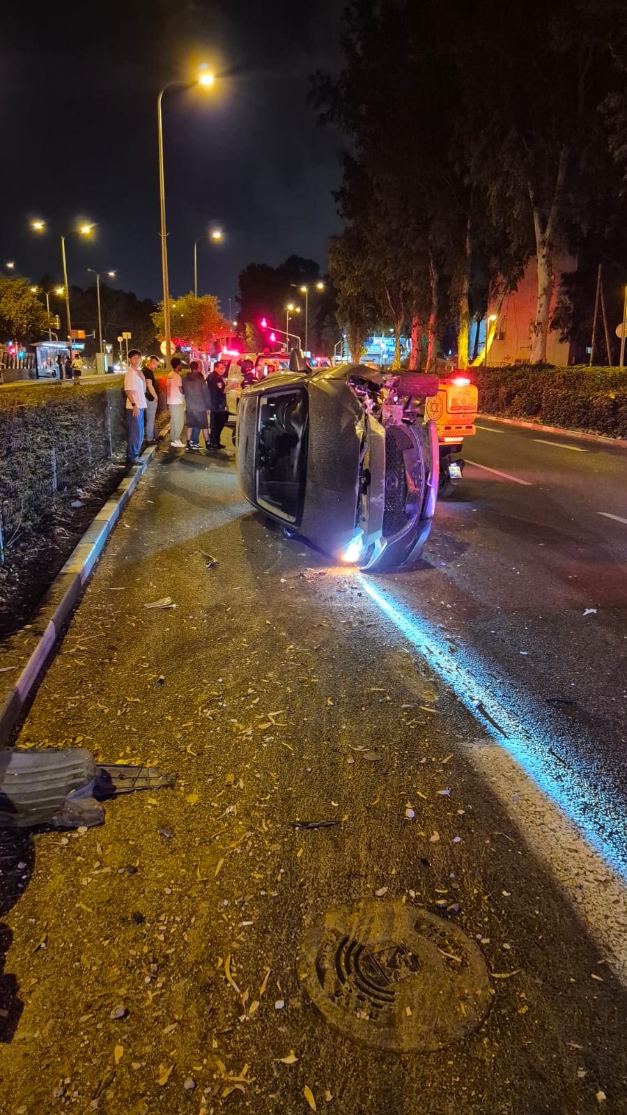 תאונת דרכים קשה ברחוב טובים בחיפה – ארבעה נפגעים 16/10/26 (צילום: איחוד הצלה)