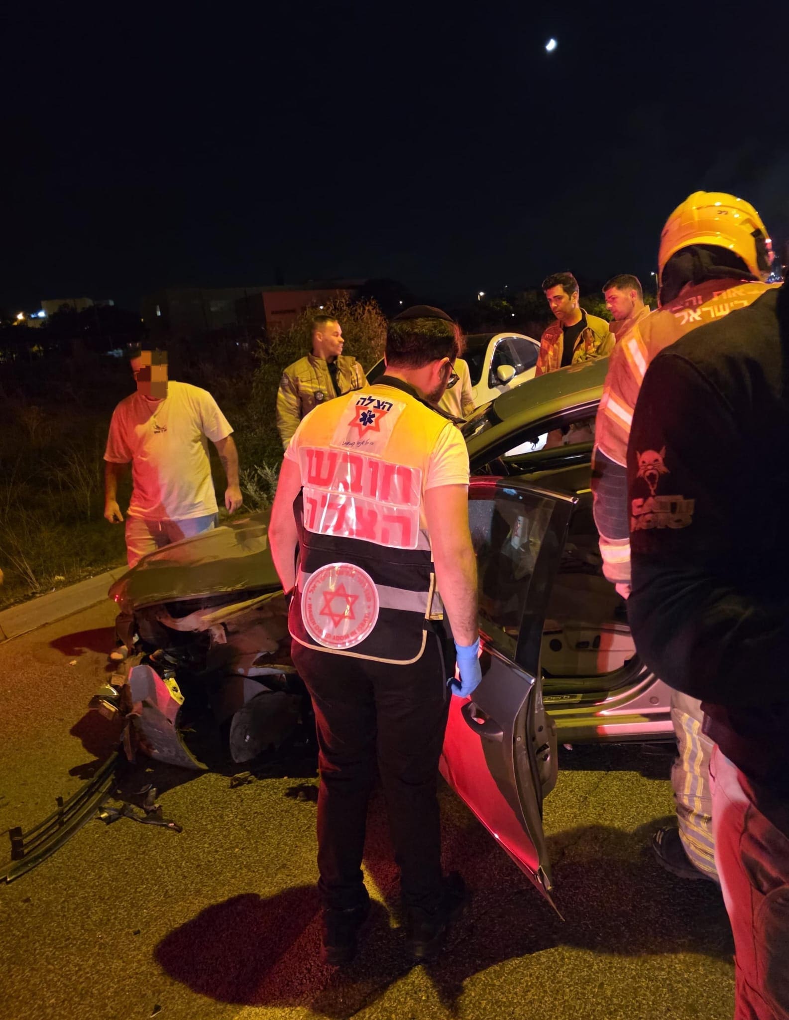תאונה בקריית אתא ותאונת עבודה בחיפה: ארבעה נפגעים פונו לרמב״ם 17/10/26 (צילום: דוברות הצלה)