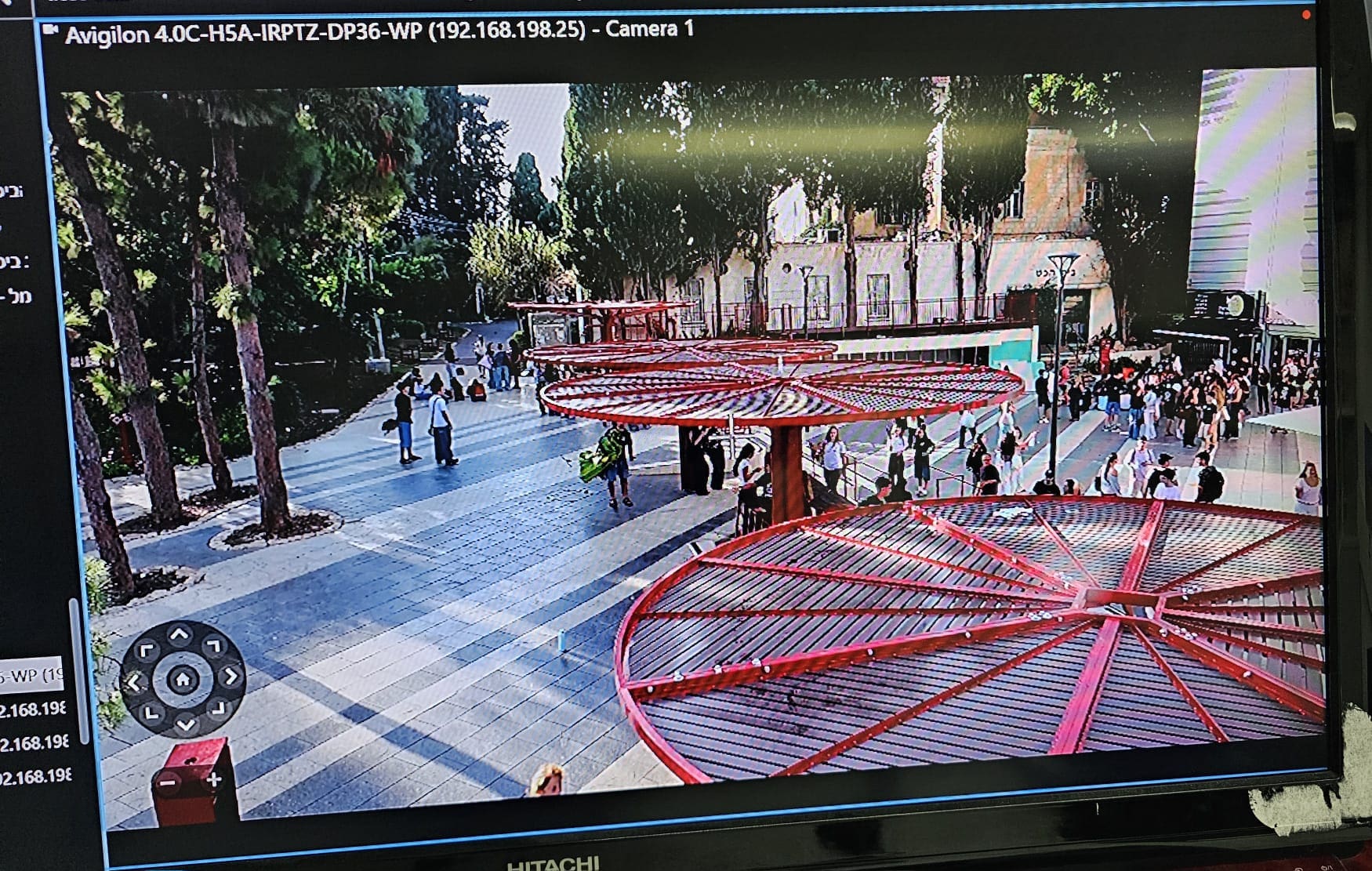 מצלמות אבטחה חדשות הותקנו בגן מניה שוחט ובסביבת האודיטוריום בחיפה 20/10/26 (צילום: דוברות עיריית חיפה)