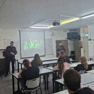מגמת כבאות והצלה חדשה נפתחה בבית הספר עירוני א' בחיפה מגמת כבאות והצלה חדשה נפתחה בבית הספר עירוני א׳ בחיפה - דוברות כבאות והצלה לישראל | מחוז חוף 20/10/26 (צילום: כבאות והצלה לישראל)