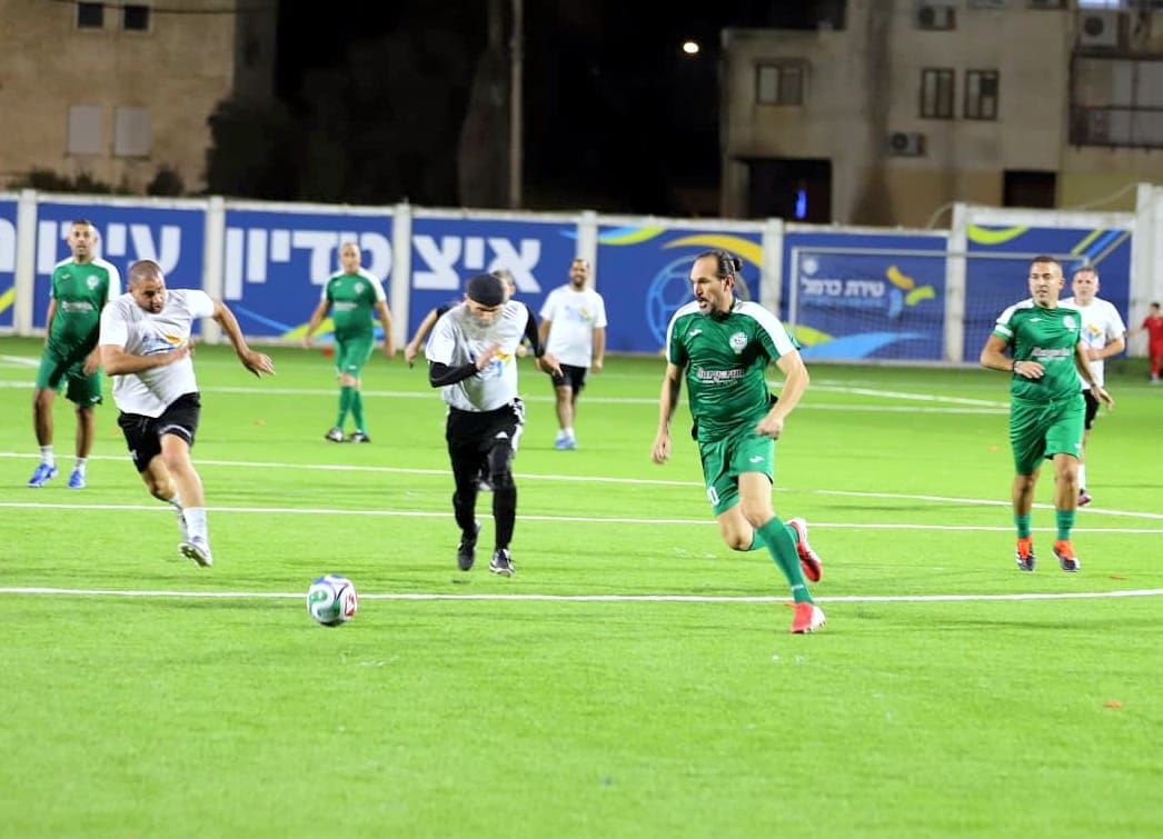מרגש: וותיקי מכבי חיפה חנכו את אצטדיון הכדורגל החדש והמשודרג בטירת כרמל (צילומים: עוז גרטנר).