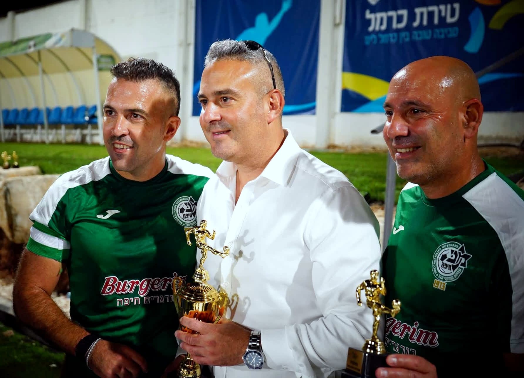 מרגש: וותיקי מכבי חיפה בכדורגל חנכו את האצטדיון החדש והמשודרג בטירת כרמל (צילום: אור טולדנו סושיאל, דוברות עיריית טירת כרמל)