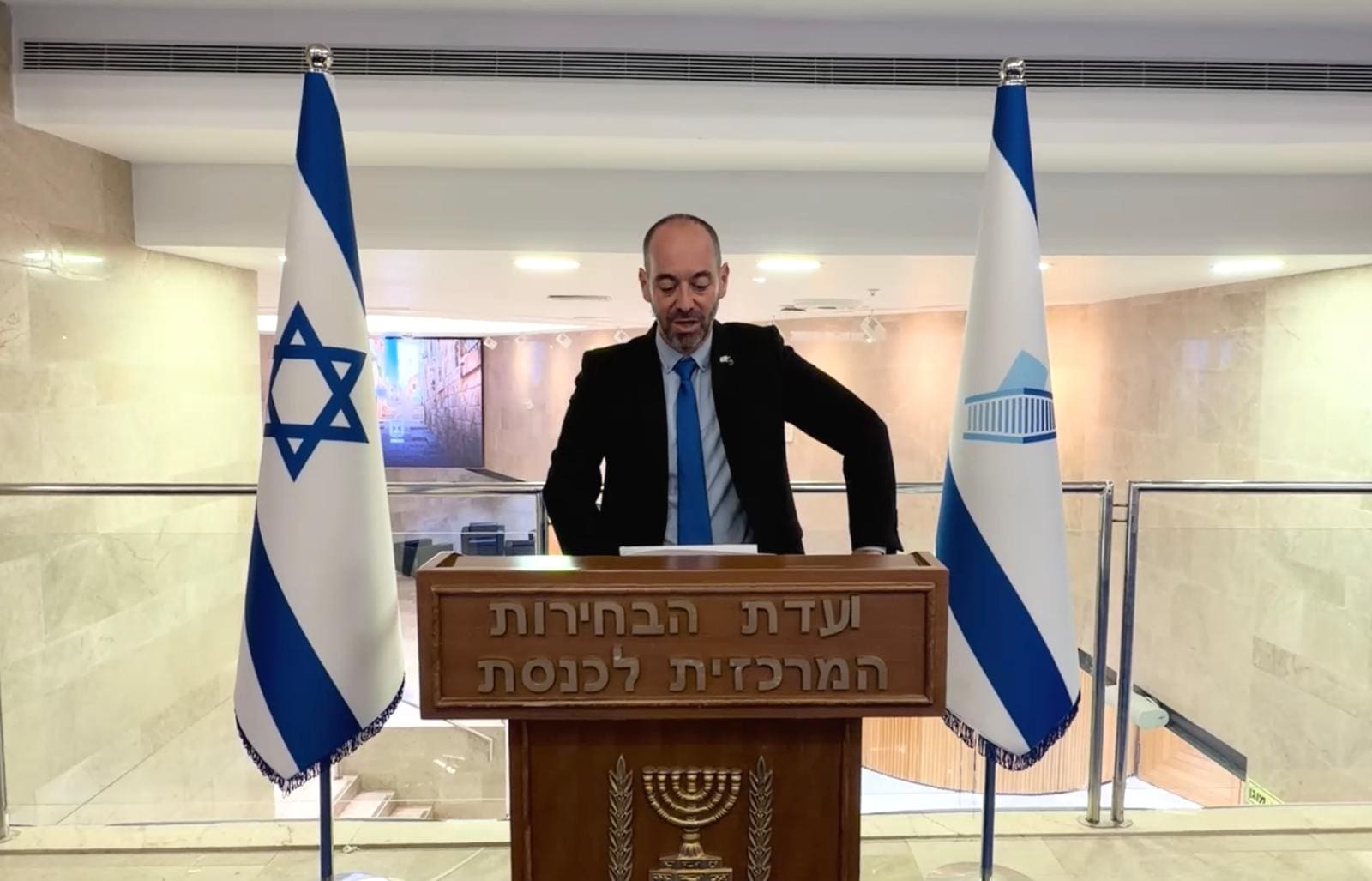 ועדת הבחירות פרסמה את תוצאות האמת הסופיות לכנסת ה-26 - עו״ד דין לבנה 30/10/26 (צילום: ועדת הבחירות המרכזית)